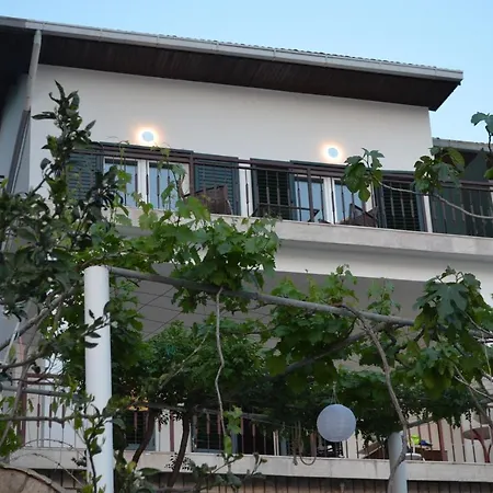 Apartment Cavar