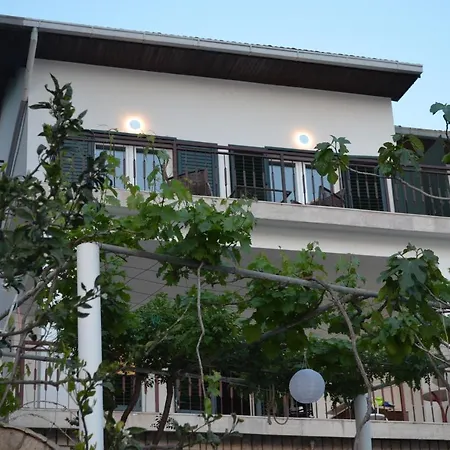 Apartment Cavar